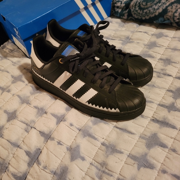 Adidas superstar mens size 8.5 black and white - Picture 1 of 8